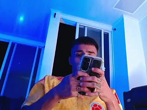 Snapshot of Bad_Boy_Carter69 chatting on April 12, 2:38 am Bad Boy Carter69 online show from April 12, 2:38 am
