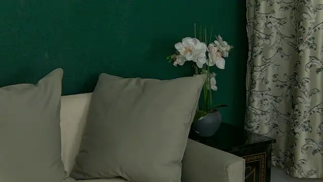 Snapshot of SkinnyNatty chatting on April 26, 3:48 am SkinnyNatty online show from April 26, 3:48 am