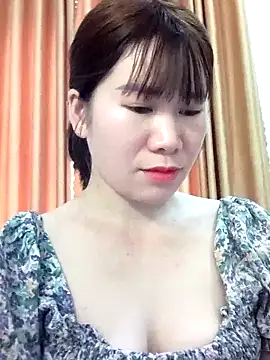 Snapshot of Bondgirl_9 chatting on May 22, 5:14 am Bondgirl 9 online show from May 22, 5:14 am