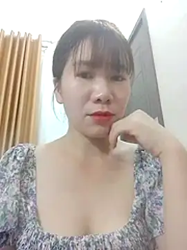 Snapshot of Bondgirl_9 chatting on May 28, 4:15 pm Bondgirl 9 online show from May 28, 4:15 pm