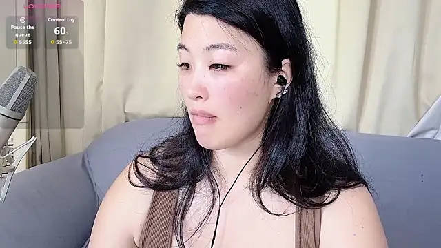Snapshot of Tavie1744 chatting on May 14, 11:44 pm Tavie1744 online show from May 14, 11:44 pm