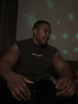 Snapshot of Nas_worldwide96 chatting on July 11, 5:48 pm Nas worldwide96 online show from July 11, 5:48 pm