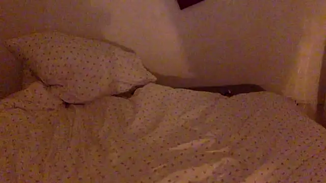 douce blanche13 online show from March 8, 8:01 pm