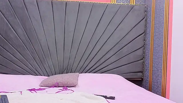 Kaely-Hot- online show from March 17, 2:20 pm