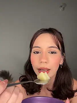 Nicole Cute04 online show from April 3, 4:10 am