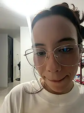 Nicole Cute04 online show from July 4, 5:02 am
