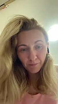 Snapshot of Secret_Ladyx chatting on May 10, 6:46 pm Secret Ladyx online show from May 10, 6:46 pm