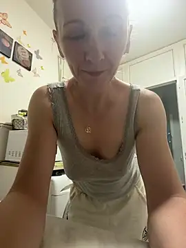 Snapshot of Secret_Ladyx chatting on June 22, 7:33 pm Secret Ladyx online show from June 22, 7:33 pm