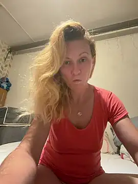 Snapshot of Secret_Ladyx chatting on July 3, 6:14 pm Secret Ladyx online show from July 3, 6:14 pm