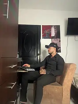 Snapshot of Kenny_romano chatting on May 25, 1:50 pm Kenny romano online show from May 25, 1:50 pm
