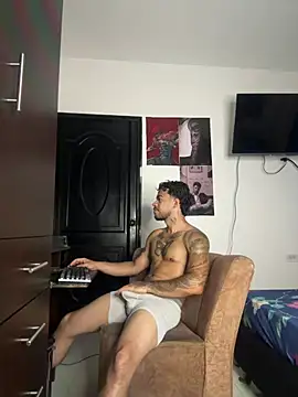 Snapshot of Kenny_romano chatting on June 9, 3:56 pm Kenny romano online show from June 9, 3:56 pm
