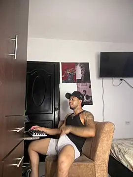 Snapshot of Kenny_romano chatting on July 13, 4:32 pm Kenny romano online show from July 13, 4:32 pm