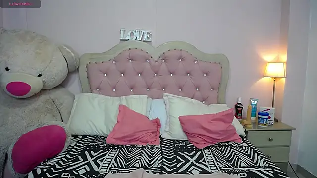 skinny hailey online show from March 26, 3:39 pm