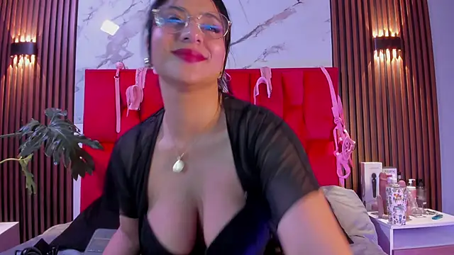 Snapshot of Dianna-Rosse chatting on May 11, 4:15 pm Dianna-Rosse online show from May 11, 4:15 pm