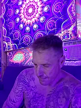 Snapshot of drednasty chatting on May 4, 9:22 pm drednasty online show from May 4, 9:22 pm
