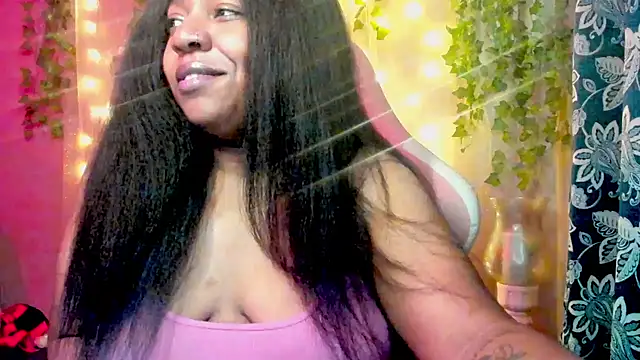 Snapshot of Goddess_MercedesRedd chatting on April 18, 1:26 pm Goddess MercedesRedd online show from April 18, 1:26 pm