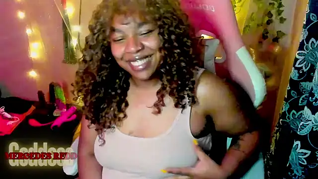 Snapshot of Goddess_MercedesRedd chatting on May 11, 2:01 pm Goddess MercedesRedd online show from May 11, 2:01 pm