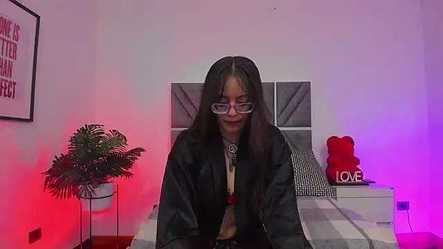 Snapshot of Katalinalee chatting on April 29, 8:37 pm Katalinalee online show from April 29, 8:37 pm