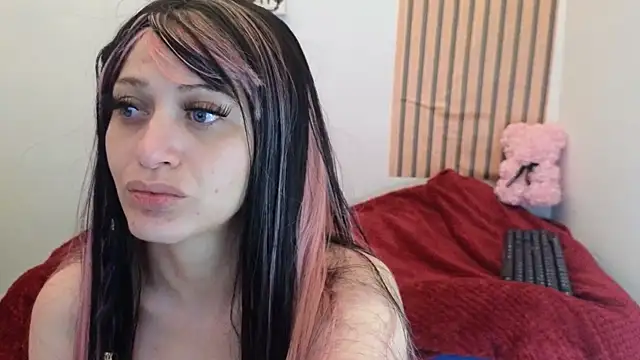 Caroline hernandes online show from April 8, 2:17 pm