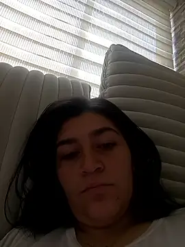 sckarlet1 online show from April 3, 4:05 pm