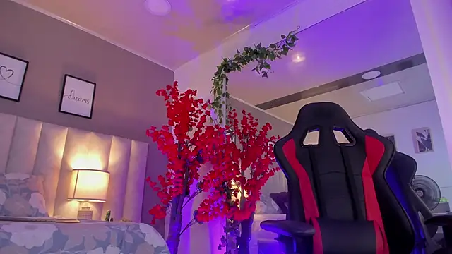 Snapshot of Kiara_Kismet_ chatting on March 4, 7:53 pm Kiara Kismet online show from March 4, 7:53 pm