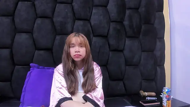 ZoeBarbiee online show from April 4, 7:17 am