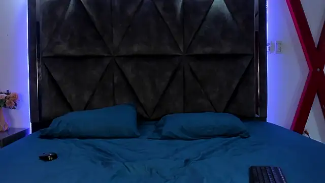 ChloeNix online show from March 14, 4:18 am