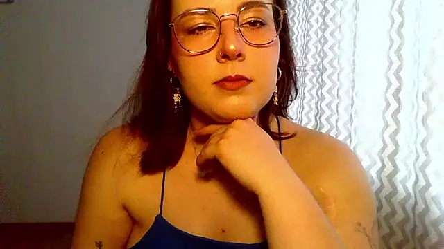 Snapshot of ClaraHard chatting on July 2, 10:21 am ClaraHard online show from July 2, 10:21 am