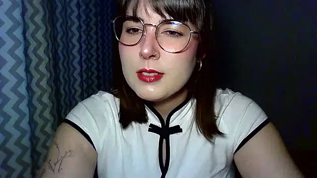 Snapshot of ClaraHard chatting on July 8, 5:50 pm ClaraHard online show from July 8, 5:50 pm