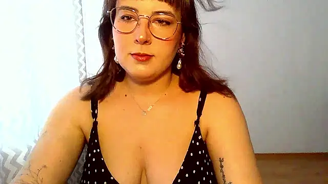 Snapshot of ClaraHard chatting on July 18, 8:40 am ClaraHard online show from July 18, 8:40 am