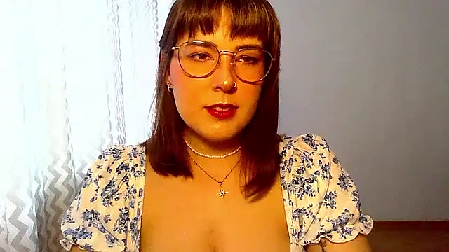 Snapshot of ClaraHard chatting on July 22, 9:12 am ClaraHard online show from July 22, 9:12 am