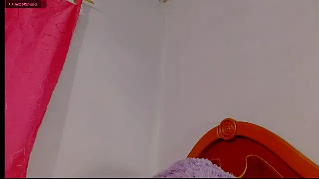 Snapshot of taliana_mateus chatting on May 3, 5:08 pm taliana mateus online show from May 3, 5:08 pm