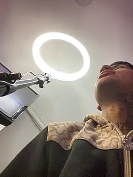 Snapshot of Thiago_noir chatting on March 13, 10:49 pm Thiago noir online show from March 13, 10:49 pm