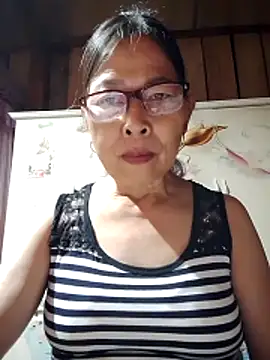 Snapshot of Sky-rain98 chatting on May 23, 5:17 pm Sky-rain98 online show from May 23, 5:17 pm