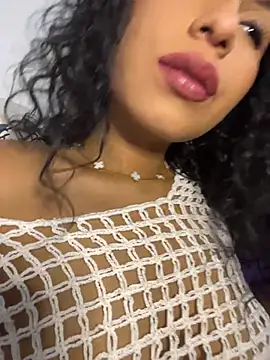 Snapshot of AmeliaAndersson chatting on May 9, 11:43 pm AmeliaAndersson online show from May 9, 11:43 pm