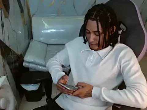 taylor bigdick18 online show from March 15, 2:06 am