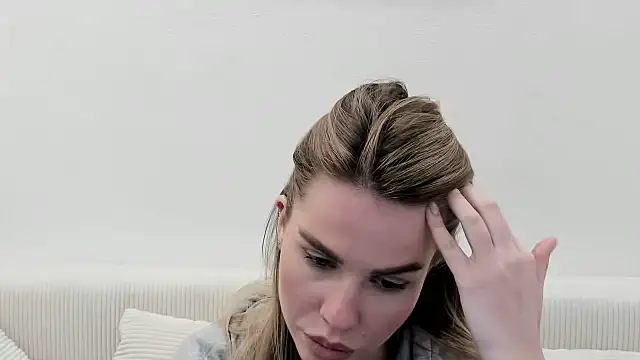 MollyCem online show from March 13, 6:25 pm