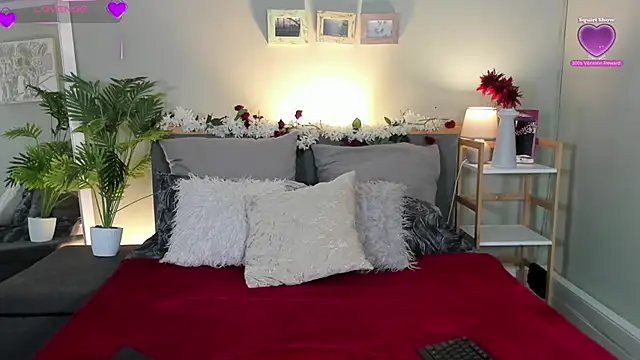 NaughtyTyra online show from April 22, 6:38 am