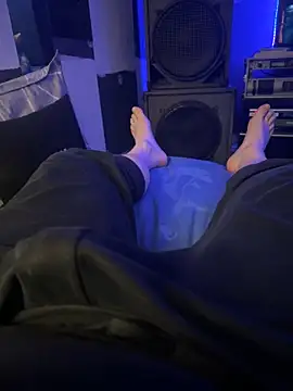 Snapshot of MatthewEmme2121 chatting on March 4, 3:18 pm MatthewEmme2121 online show from March 4, 3:18 pm