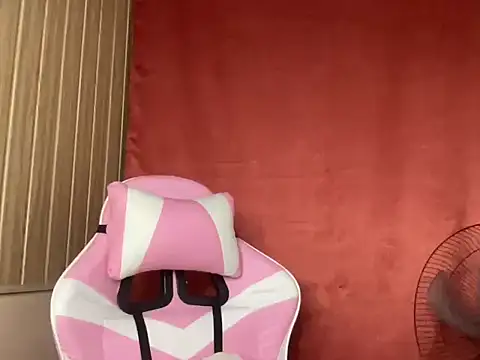 Sunkissed seductress online show from April 9, 2:33 pm