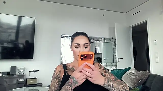 Snapshot of AMBER_HARD chatting on April 18, 3:38 pm AMBER HARD online show from April 18, 3:38 pm