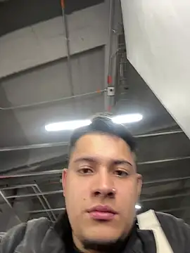 OliverTabordaa online show from April 13, 1:11 am