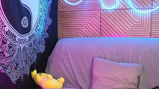 Snapshot of chill_paws chatting on July 30, 10:42 pm chill paws online show from July 30, 10:42 pm