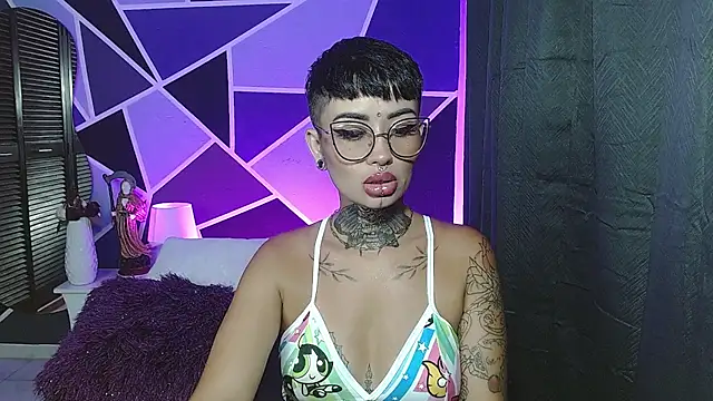 Sol Baker online show from April 8, 3:39 am