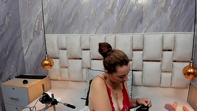 Snapshot of Milf_Drip chatting on June 2, 11:56 am Milf Drip online show from June 2, 11:56 am