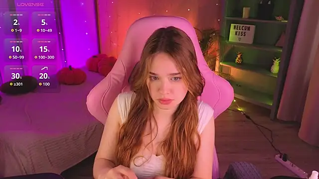 Snapshot of TiffanyVex chatting on May 6, 3:28 pm TiffanyVex online show from May 6, 3:28 pm