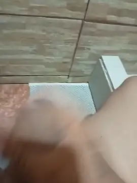 Snapshot of josue23cm chatting on May 22, 12:07 am josue23cm online show from May 22, 12:07 am