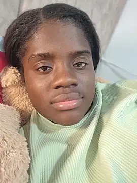 YourLiaa  online show from March 26, 12:06 am