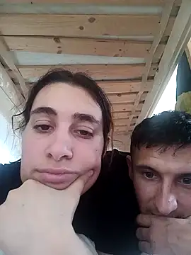 Sexy Couple 123 online show from April 19, 12:59 pm