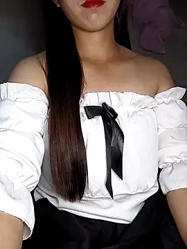 Snapshot of Fiona_2026 chatting on April 25, 2:03 pm Fiona 2026 online show from April 25, 2:03 pm